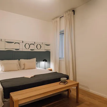 Mondego - 2 Bedrooms And Terrace In Arroios *